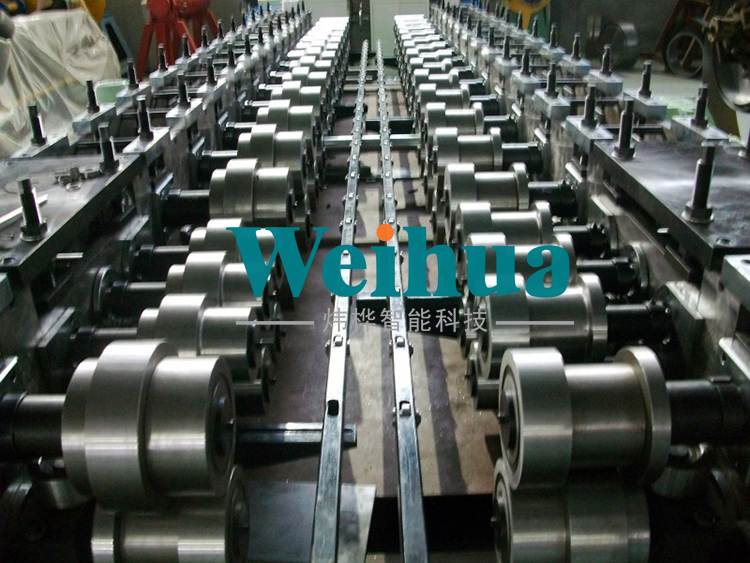 倉(cāng)儲(chǔ)貨架層板自動(dòng)成型機(jī)